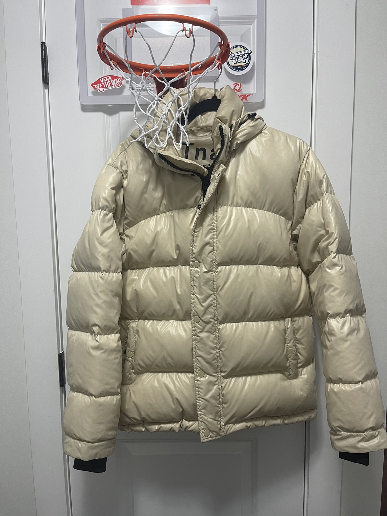 TNA Superpuff by Aritzia thumbnail