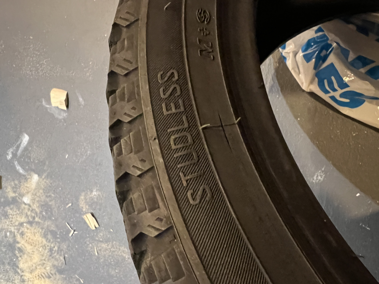 255/45R20 winter Tires - photo 4
