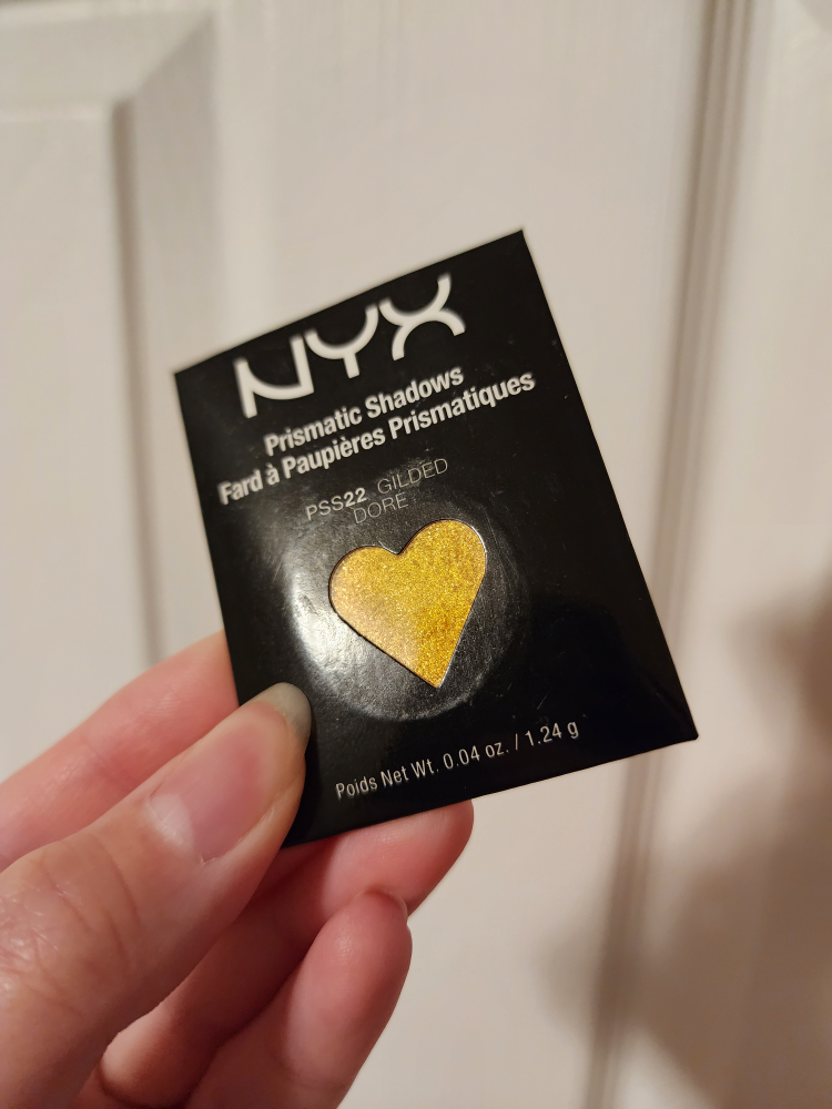 golden glitter eyeshadow ✨️ image indicator(5)