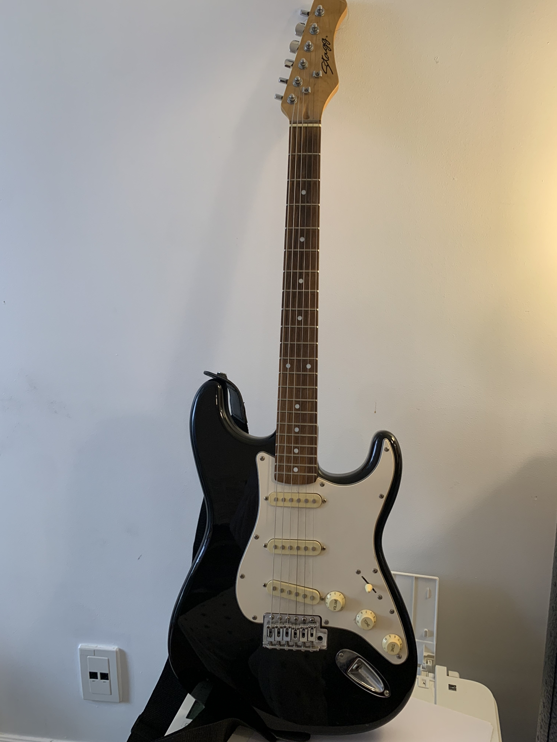 Electric guitar with case thumbnail