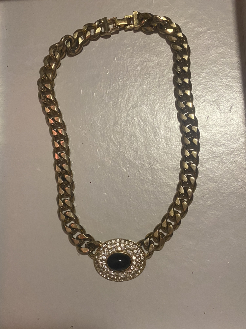 Vintage necklace $4! (Moving sale) image indicator(2)