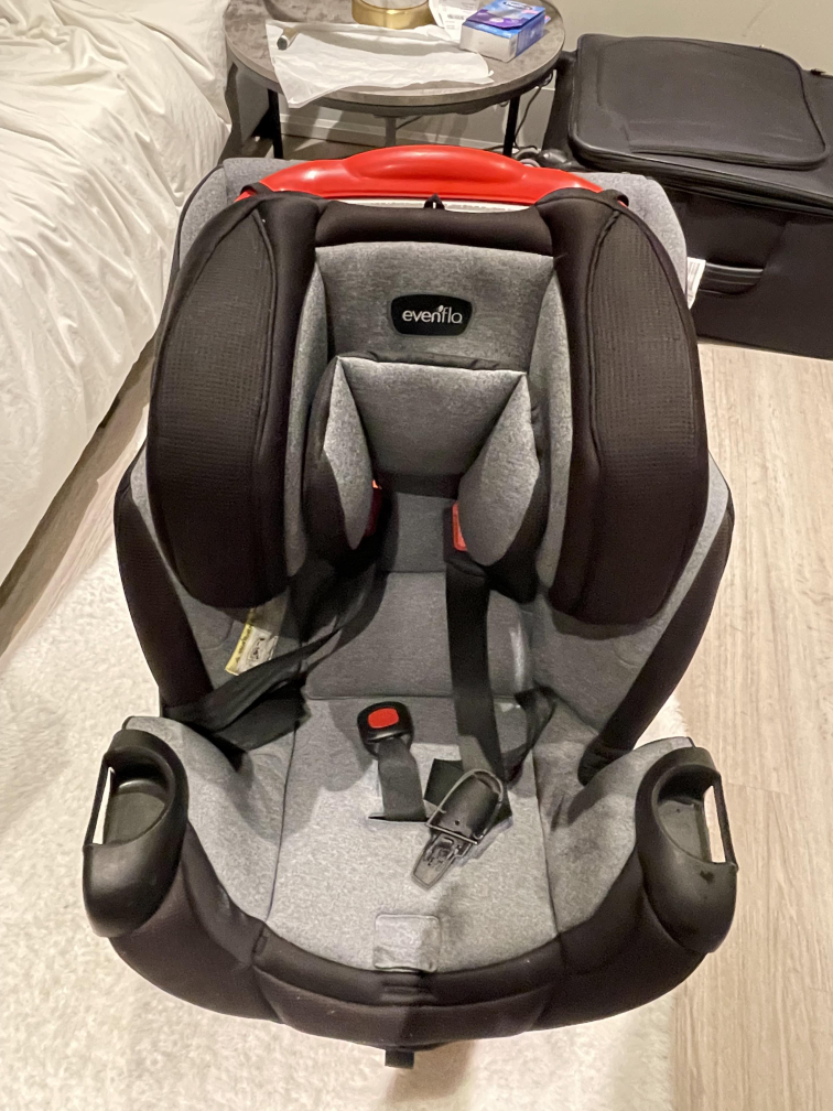 Evenflo car seat - photo 2