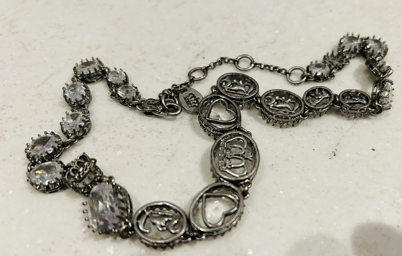 New in box vintage Juicy Couture necklace image indicator(6)