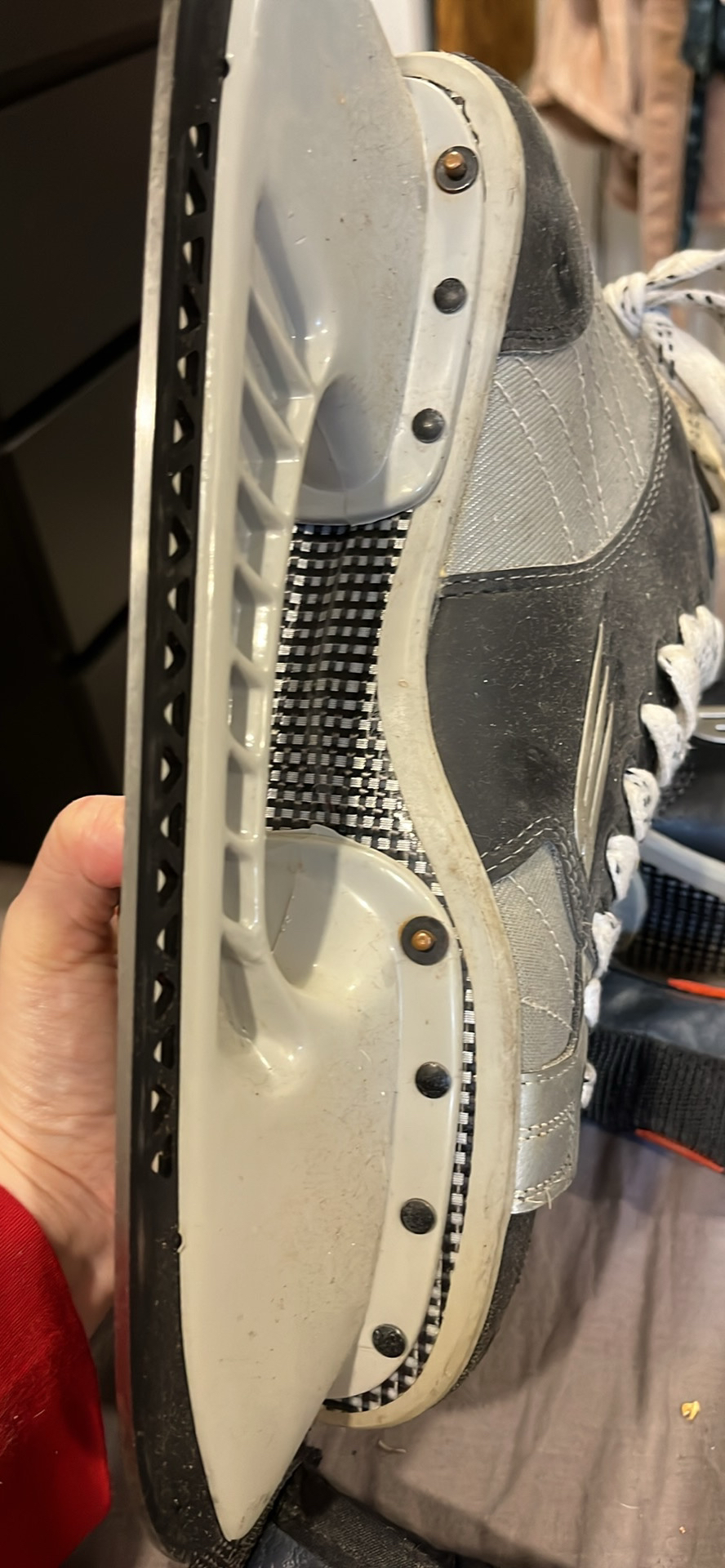 Bauer hockey skates with skate guards - photo 3