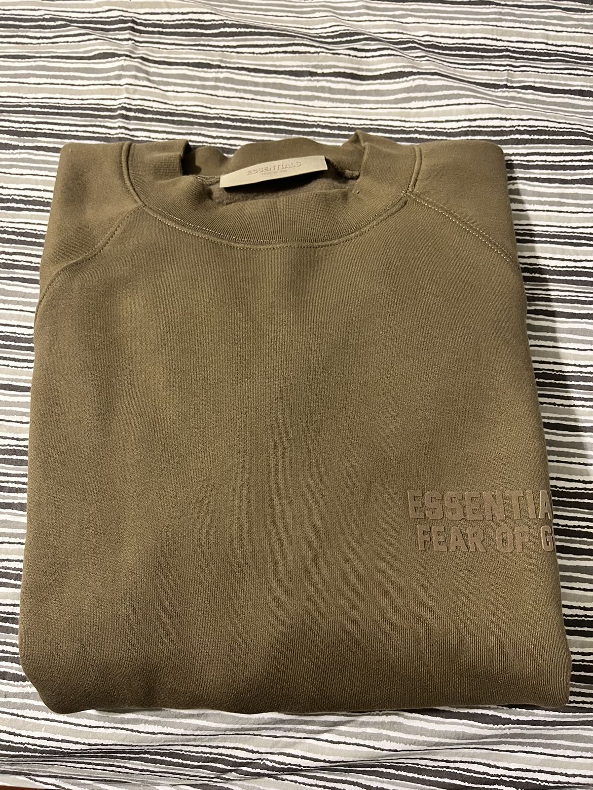 ESSENTIALS CREWNECK