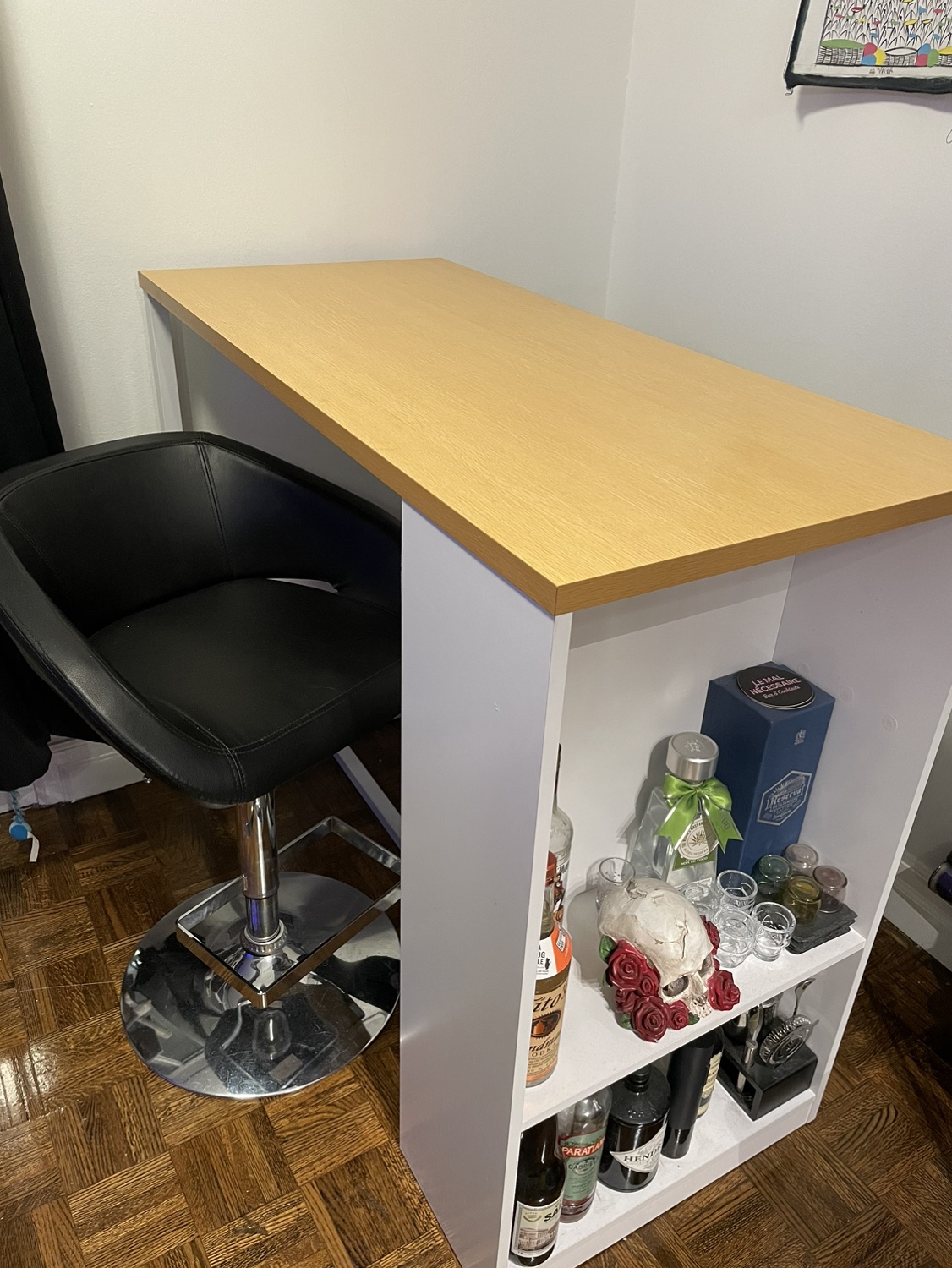 [SELLING] 1 High Top Table + 2 Bar Stools