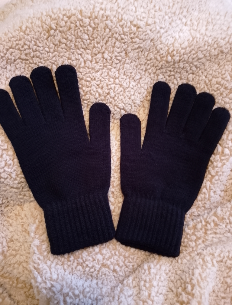 brand new mens winter gloves #freecycle thumbnail