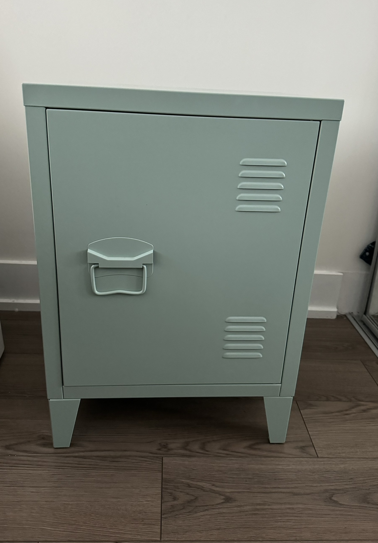 Nightstand Metal - Zuckerman