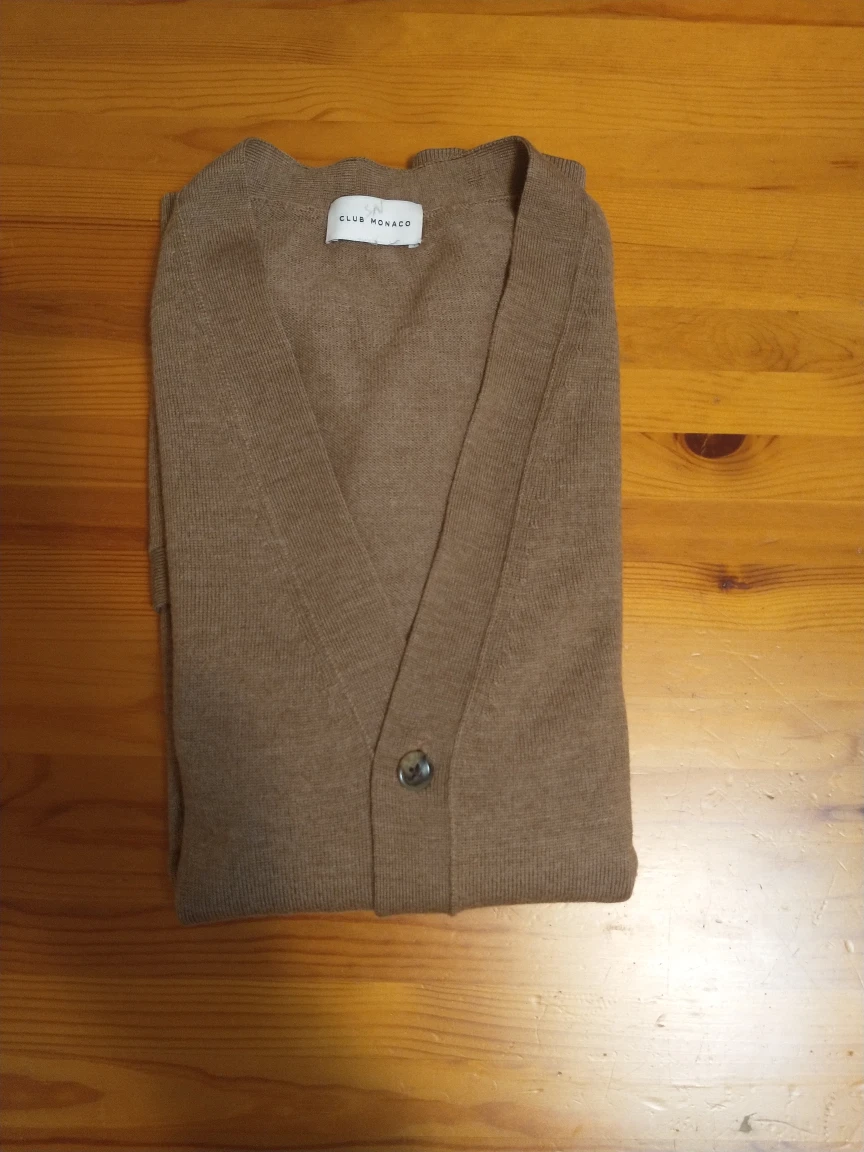 Club Monaco 100% wool ladies cardigan image indicator(6)