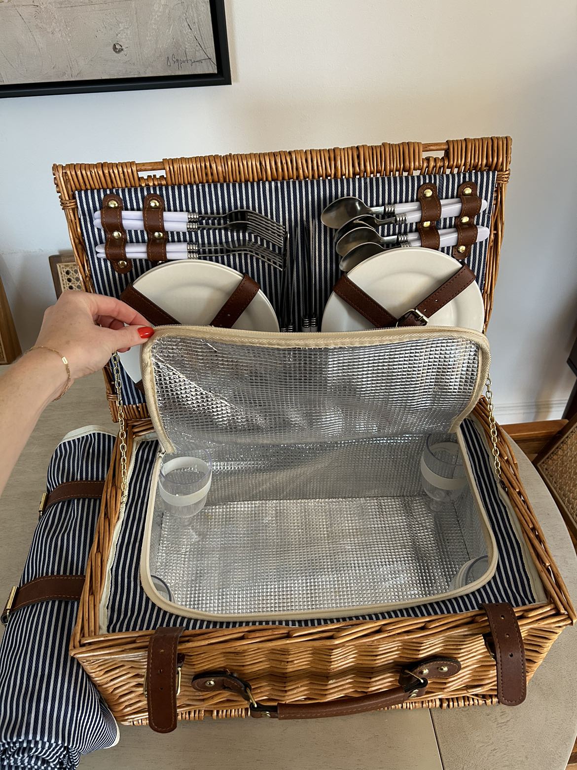 Picnic basket- Set for 4 with Insulated Cooler Bag and Blanket - photo 3