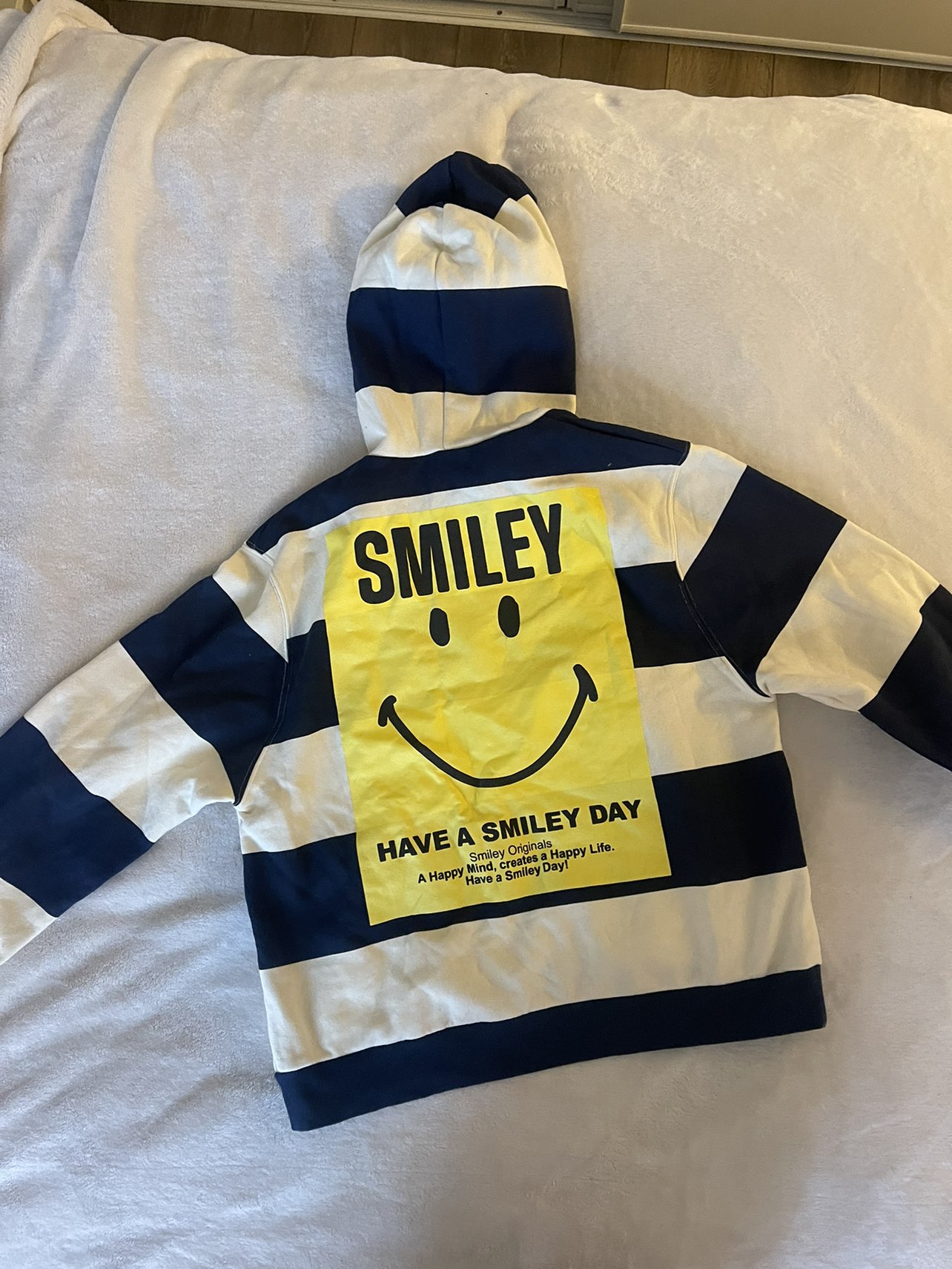 NEW Smiley Striped Hoodie 🥕 - photo 3