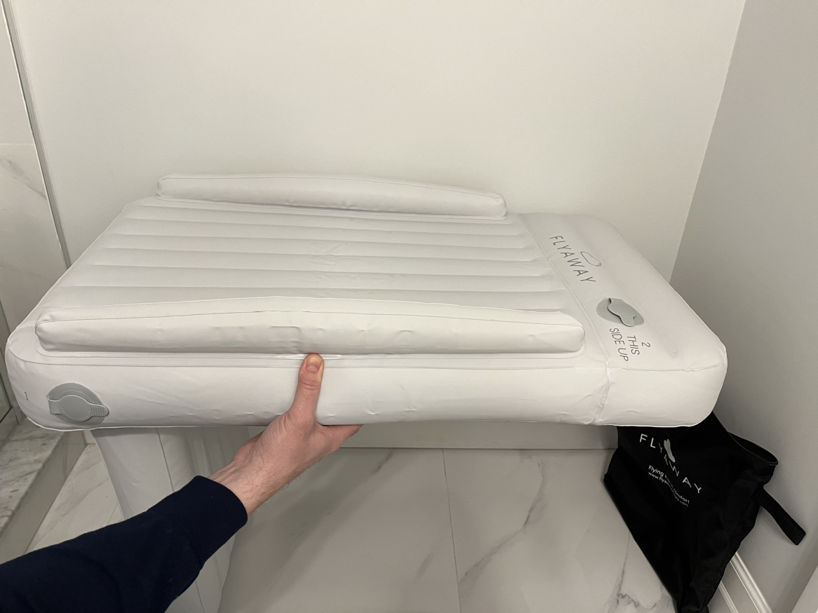 Flyaway kids bed for flights - photo 2