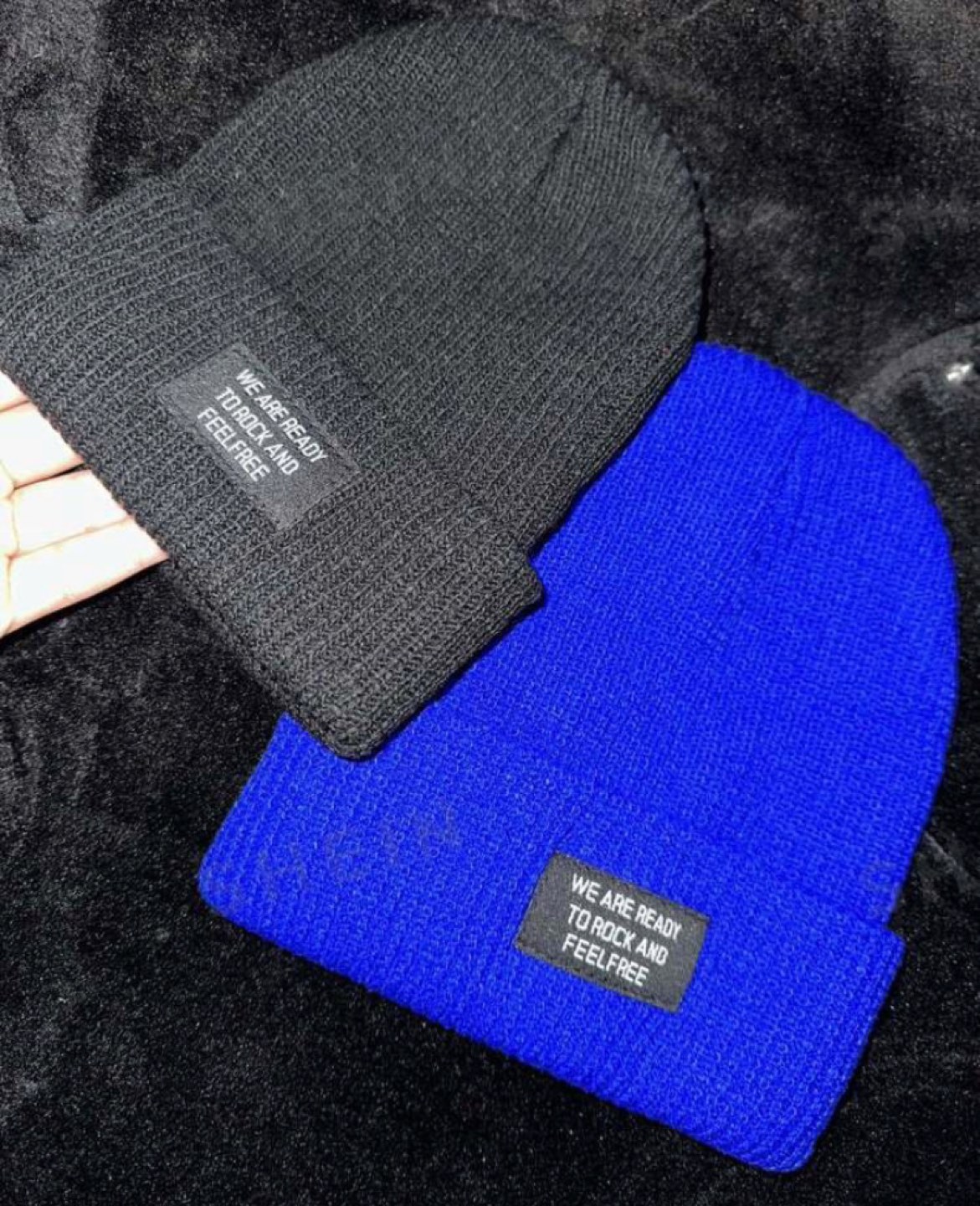 2 Winter beanies blue/black thumbnail