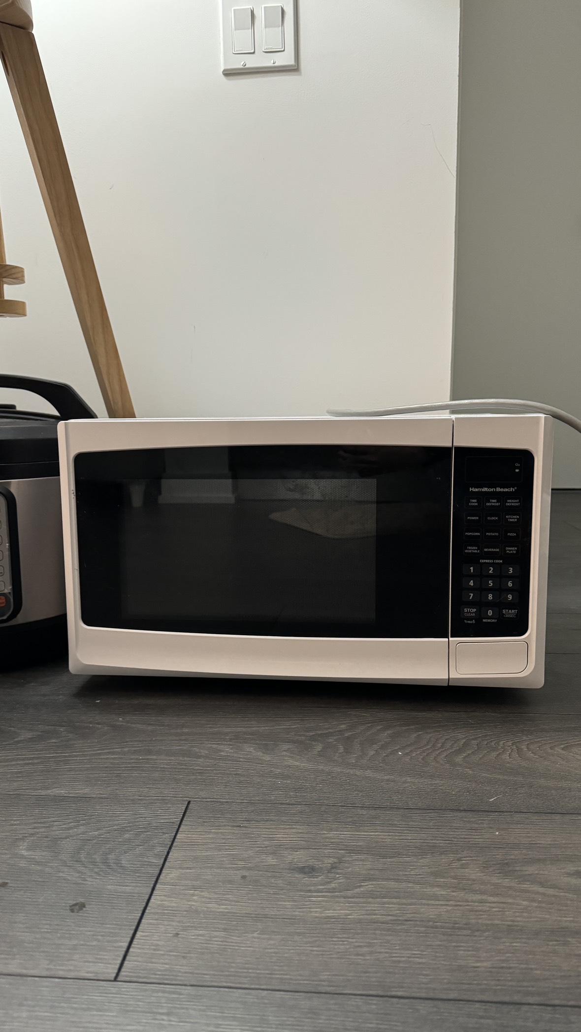 Hamilton Beach Microwave thumbnail