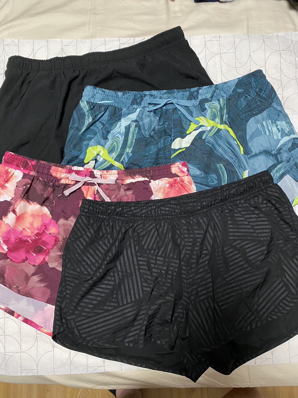 NEW Active Shorts