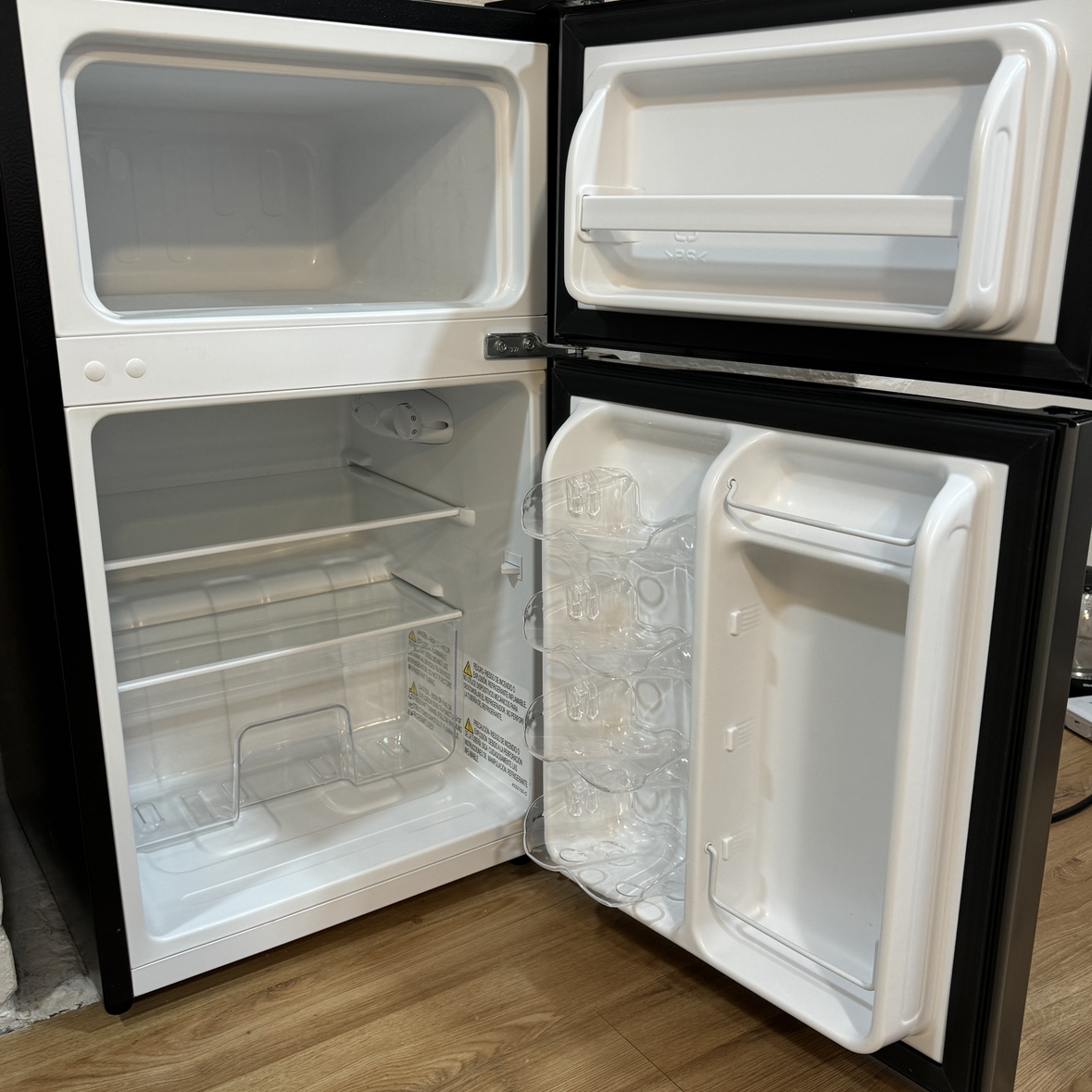 Hisense Two Door Refrigerator - photo 4