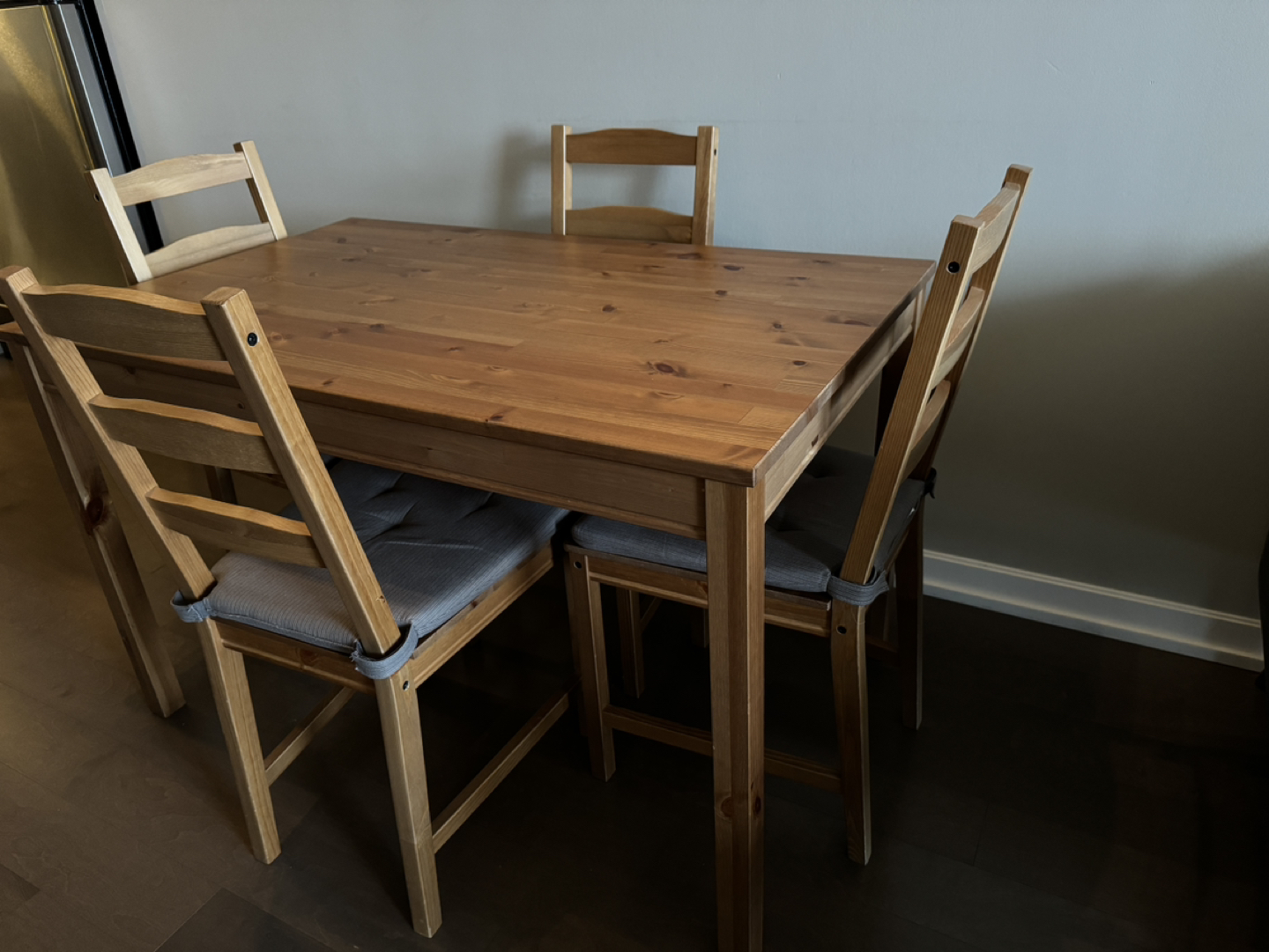 Ikea Dining table & chairs - photo 3