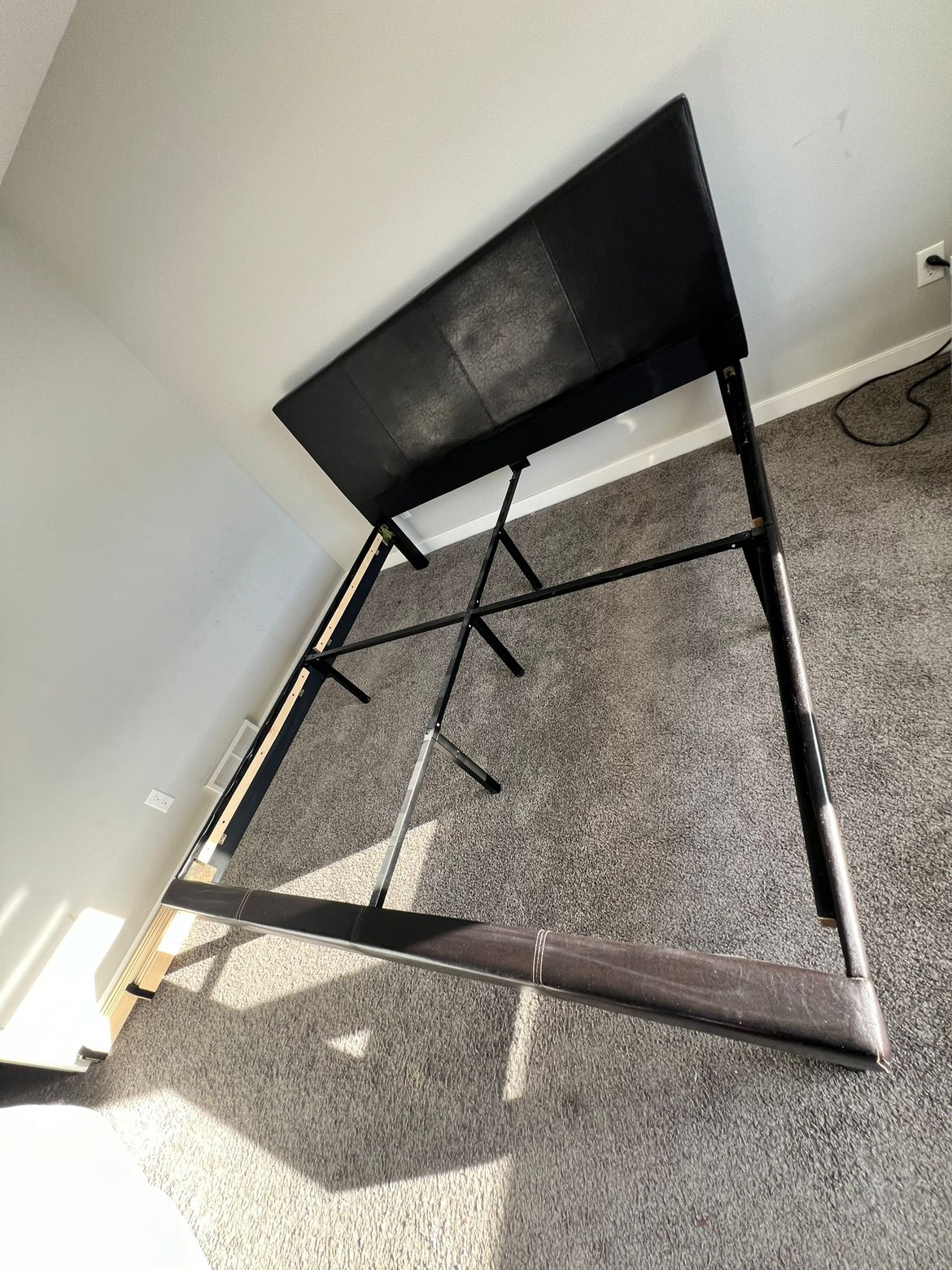 King bed frame - photo 4