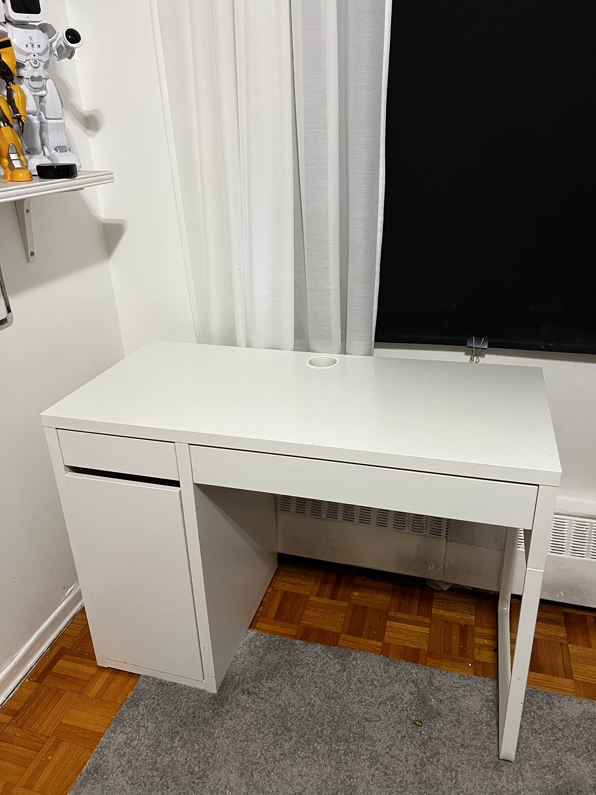 Desk ikea