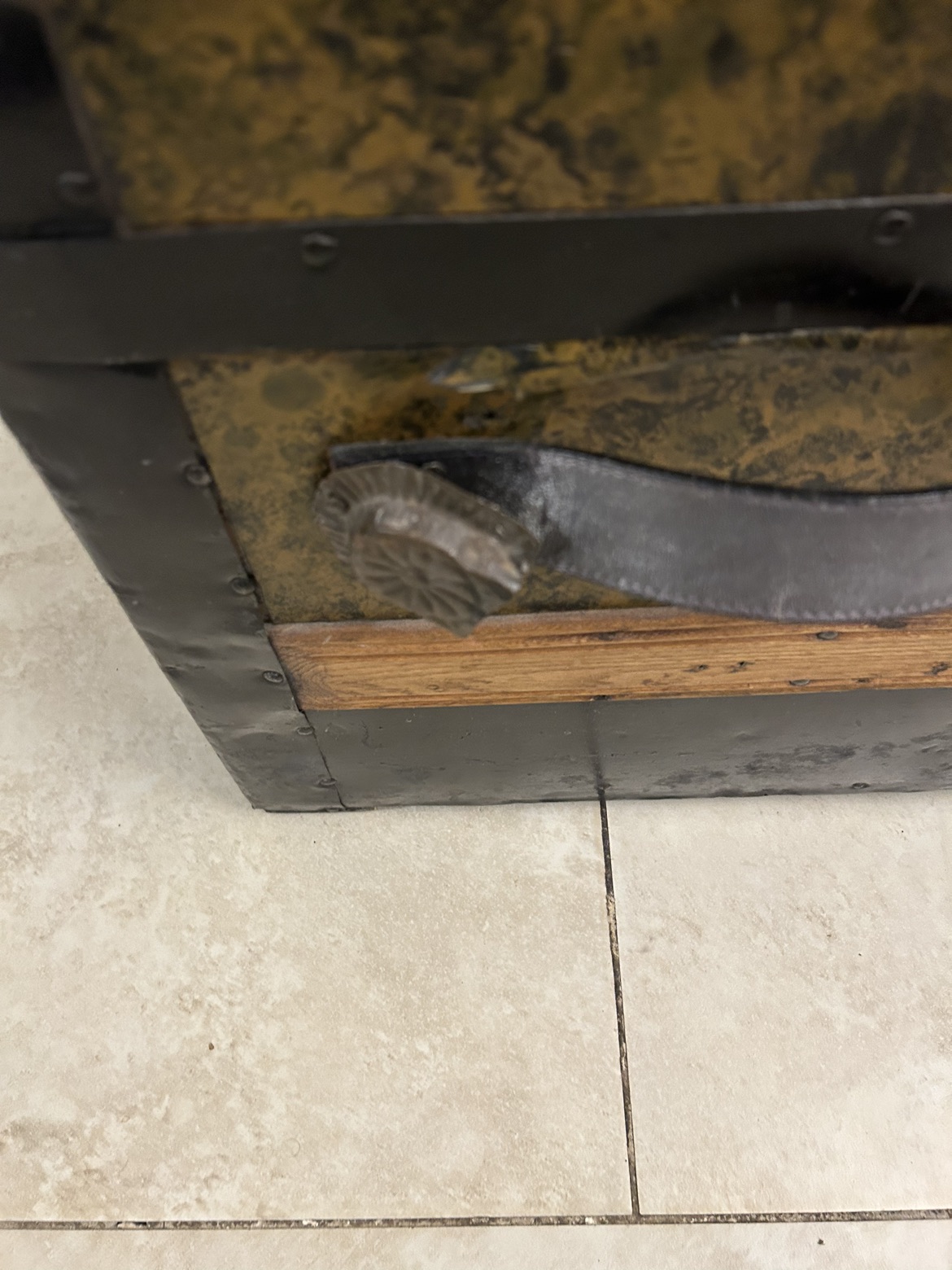 1873 Travelling Storage Chest vintage antique made in England image indicator(6)