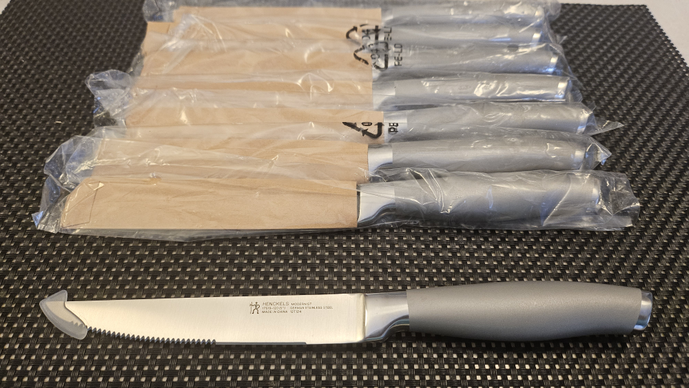Brand New Henckels Steak Knife 8 Sets - photo 4