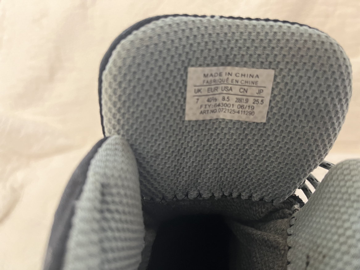 ARC'TERYX Gor-tex Women's 8.5 Hiking Boots -Cash only image indicator(5)