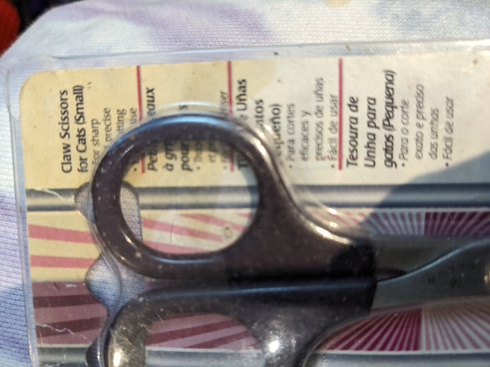 cat or small dog claw scissors image indicator(3)