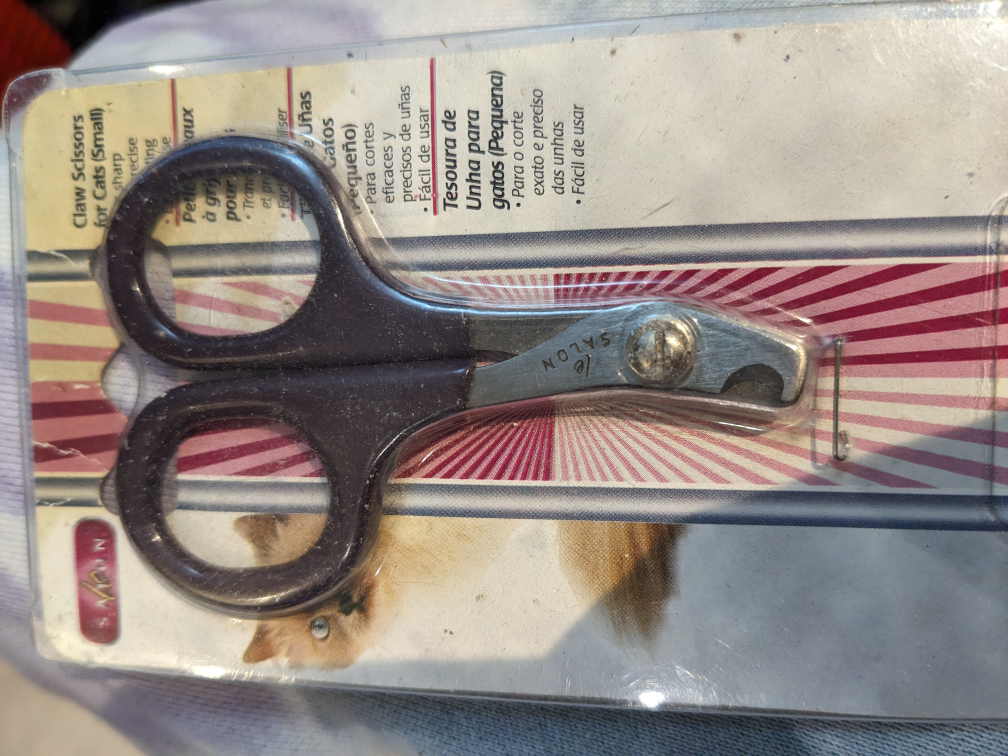 cat or small dog claw scissors image indicator(4)