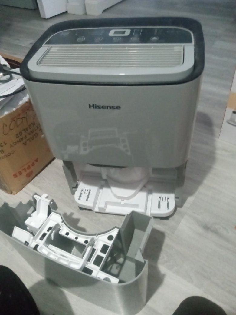 Hisense Dehumidifier - photo 2