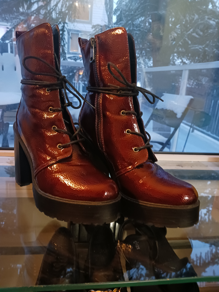 Cute Burgandy Heeled Boots