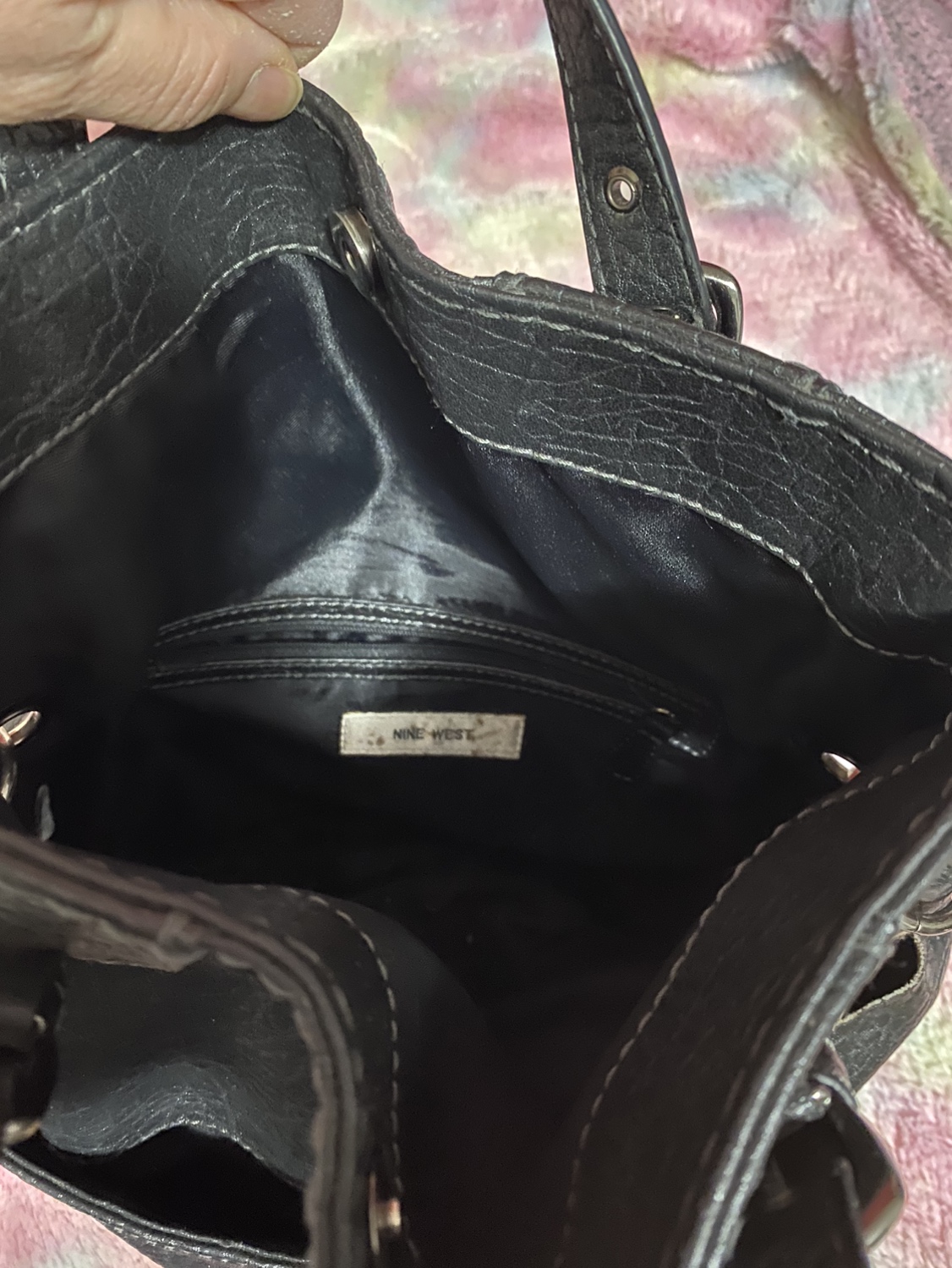 Nine West black leather hand purse image indicator(2)