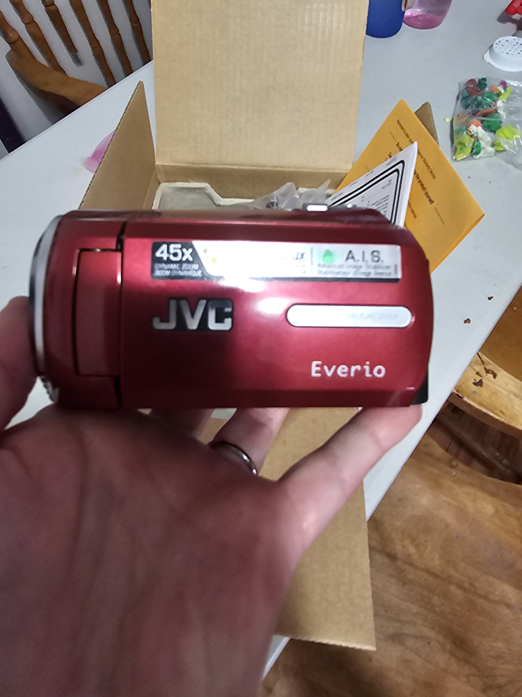 JVC Everio S. hardly used almost new - photo 2