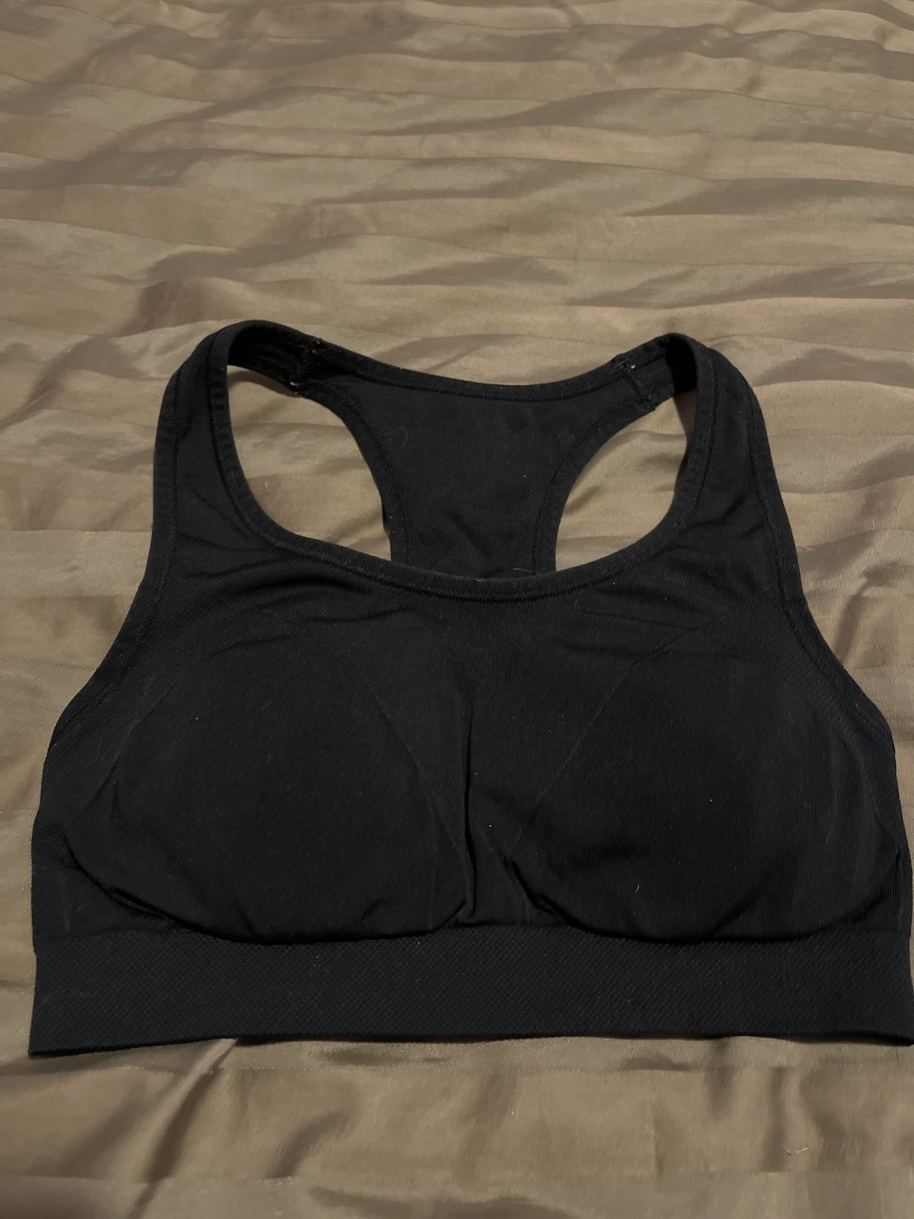 Uniqlo AIRism sports bra