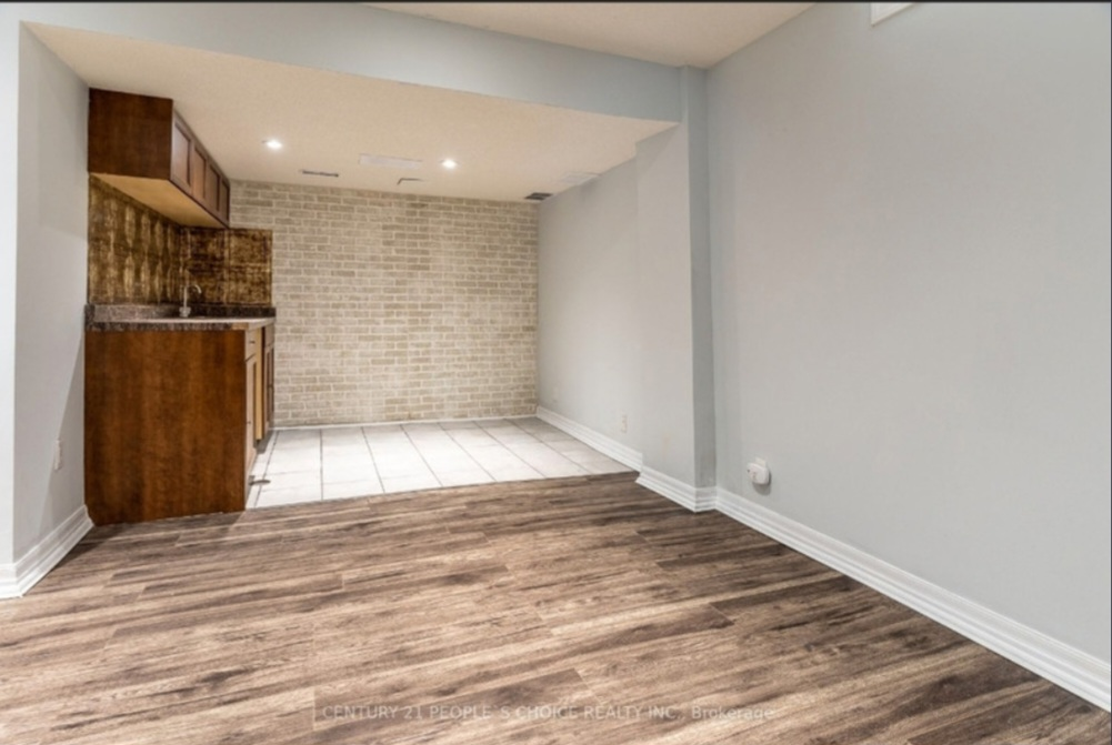 Studio Basement with Separate Washroom & Kitchen - photo 5