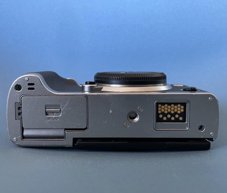 Fuji X-T3 with Vertical grip and 3 Fuji lenses can cover all image indicator(5)