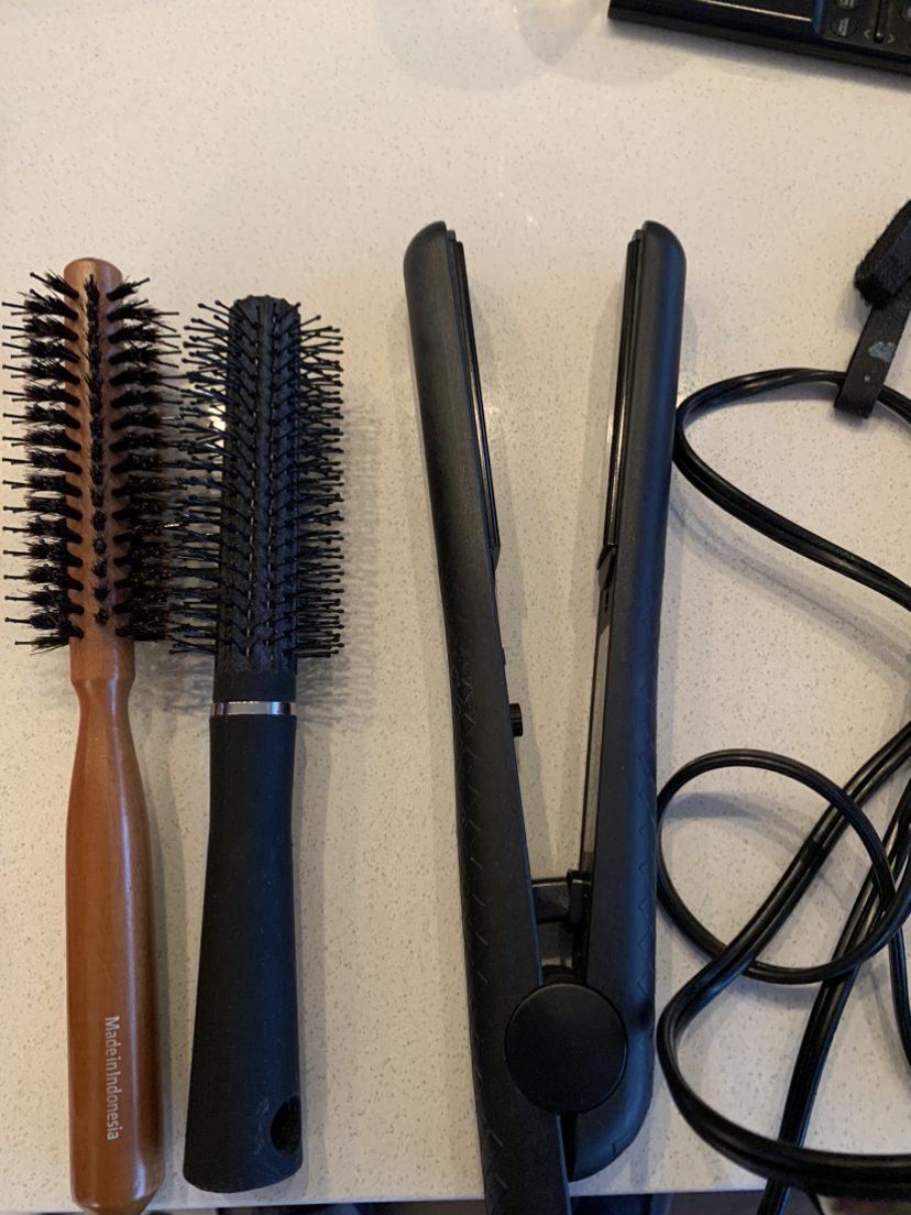 Hair straightener with two brush thumbnail