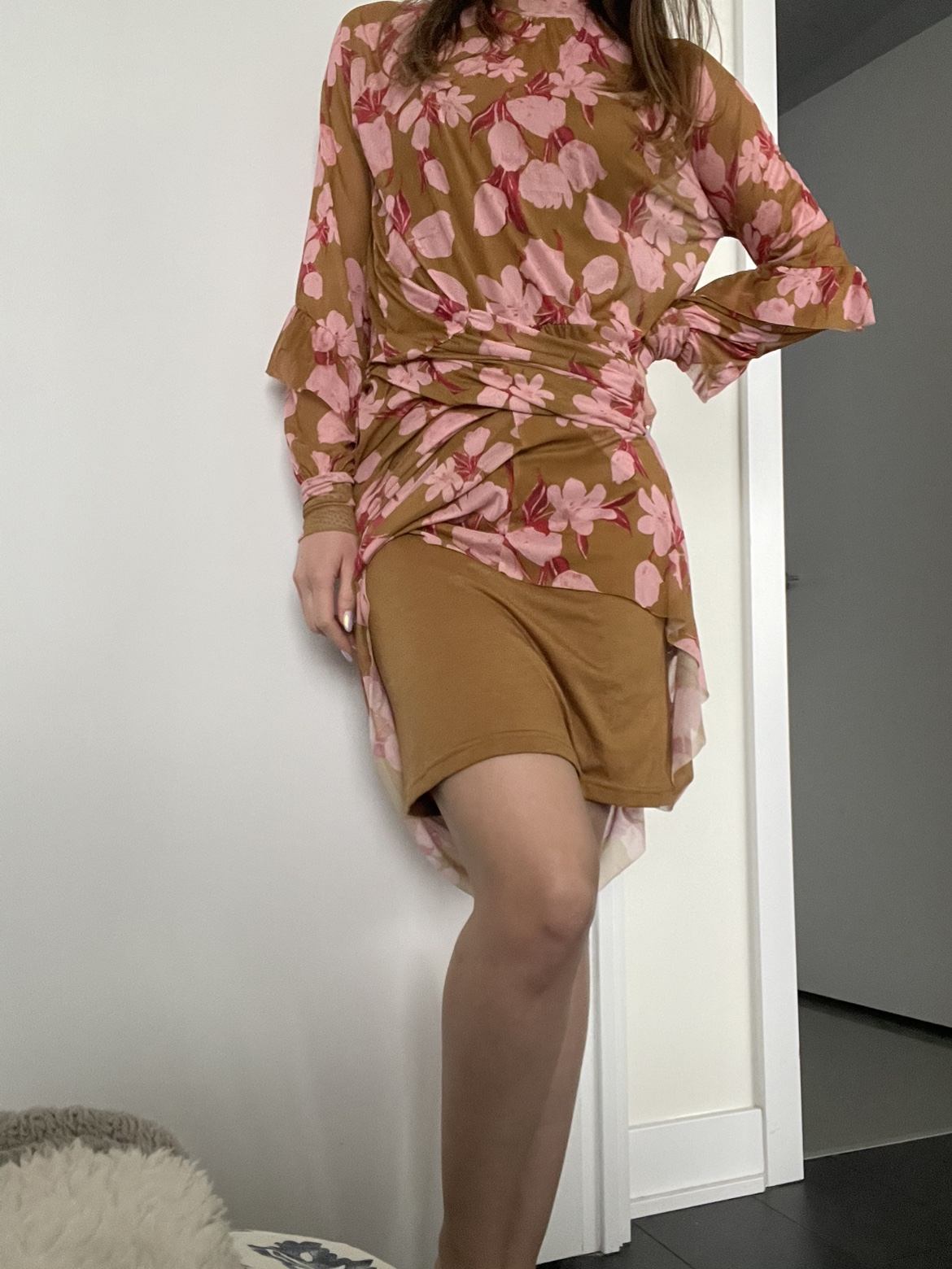 Stunning elegant dress size S image indicator(3)