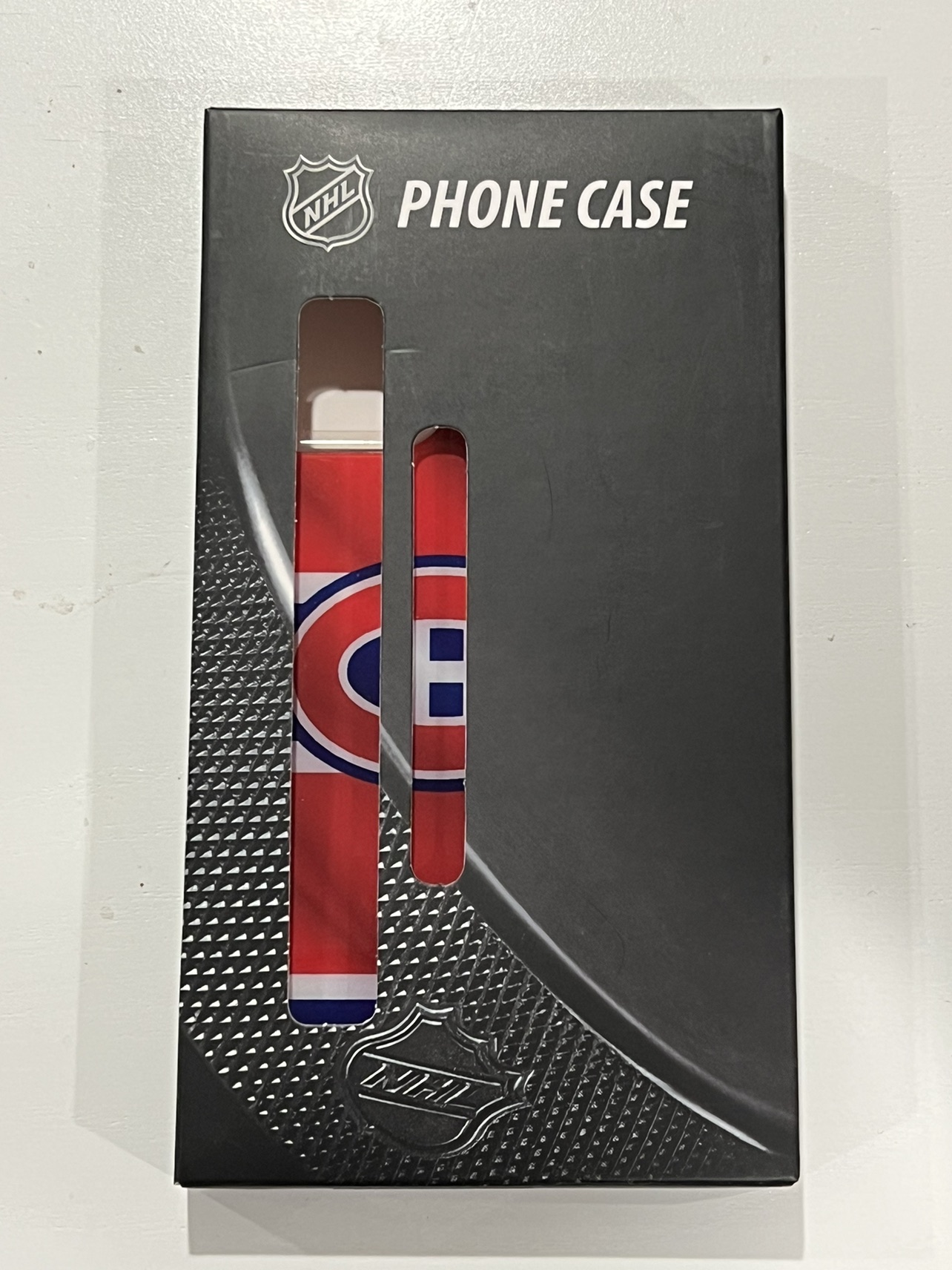iPhone 12 Montreal Canadiens Case image indicator(2)