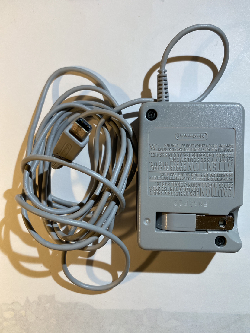 Nintendo 3DS XL Bundle + 3 Games image indicator(10)