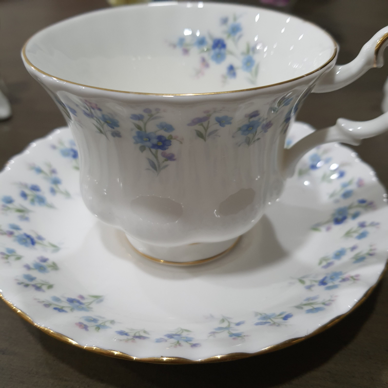 Royal albert  bone china teacup - photo 3