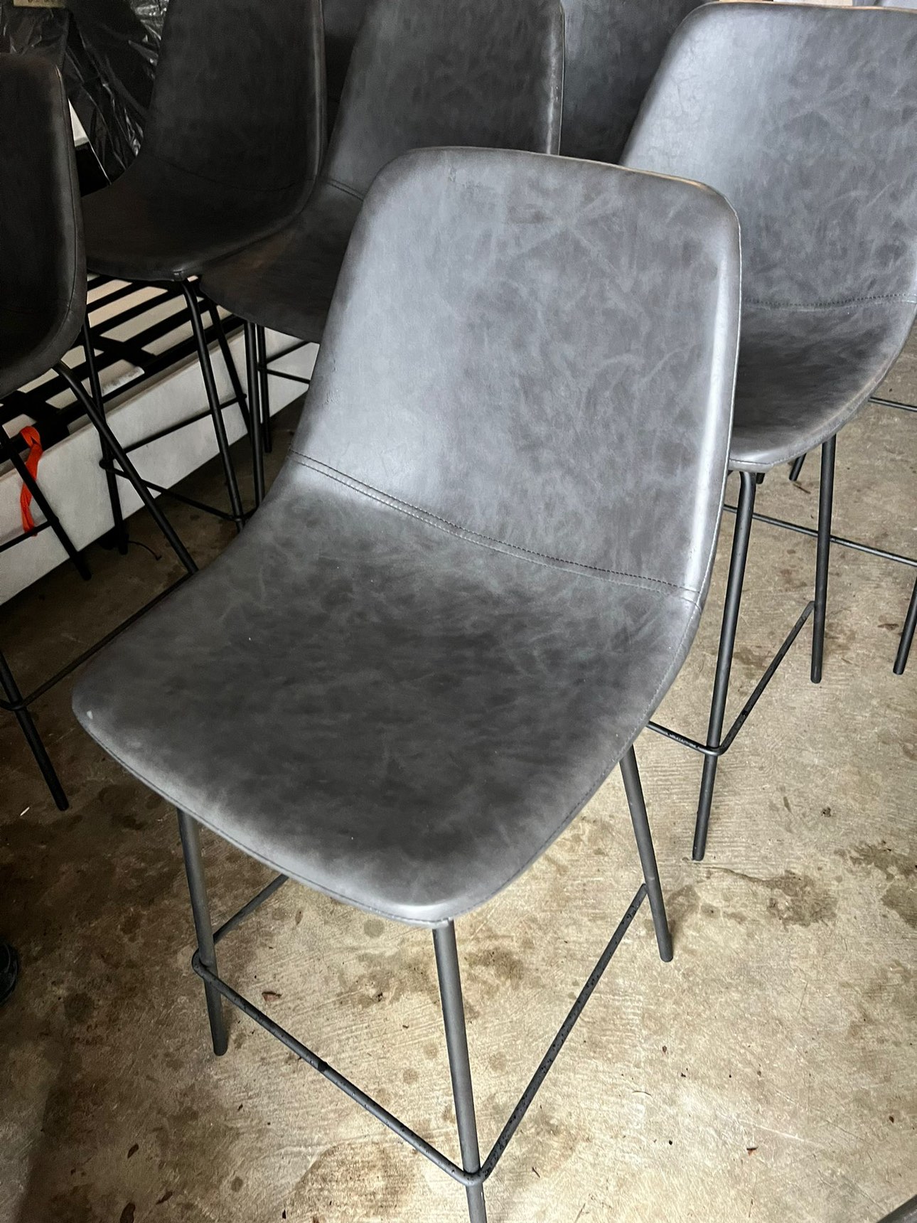 Brand new bar stools - photo 3
