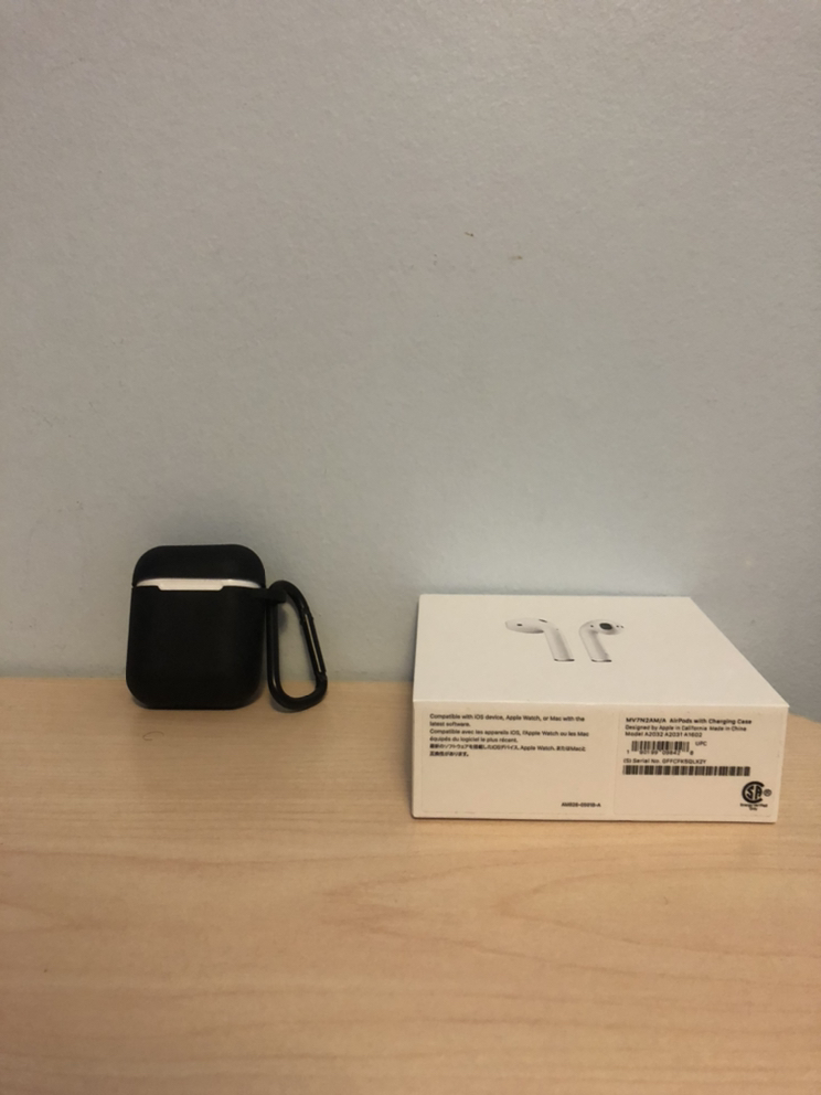 Apple Airpods 2nd Generation with Charging Case thumbnail