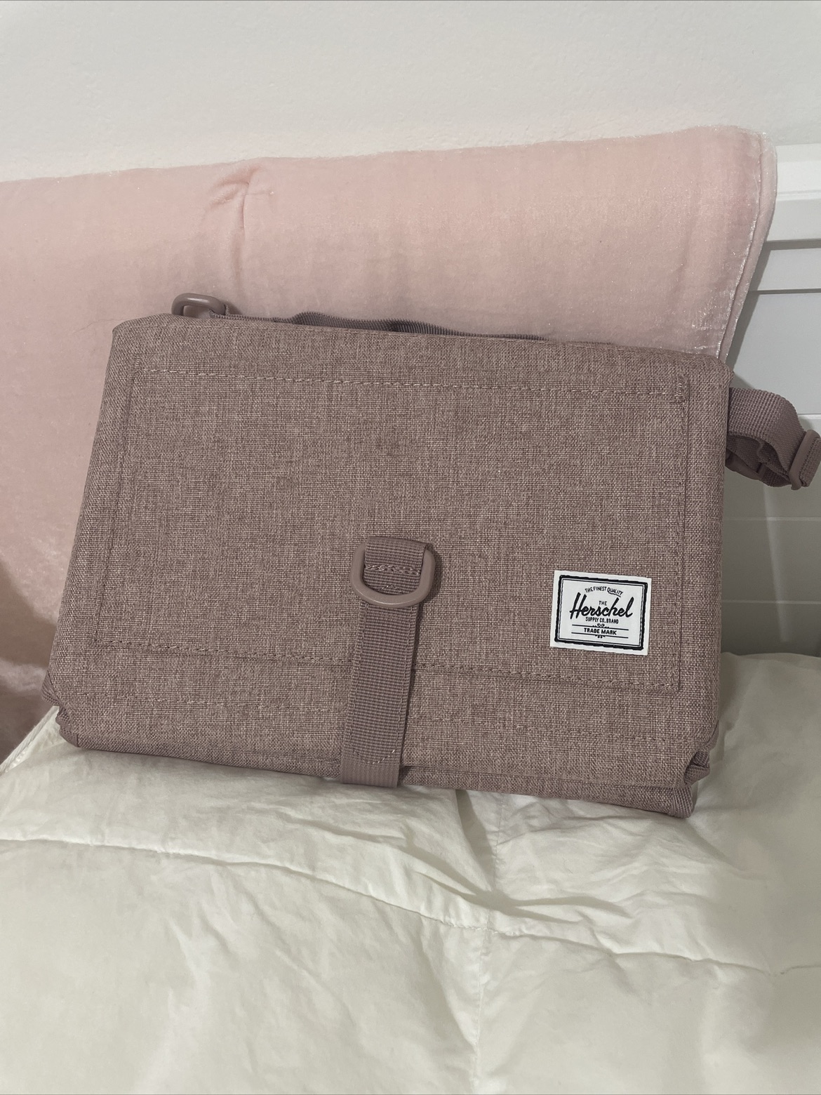 Herschel - Carry Changing Mat With Baby Wipes Case