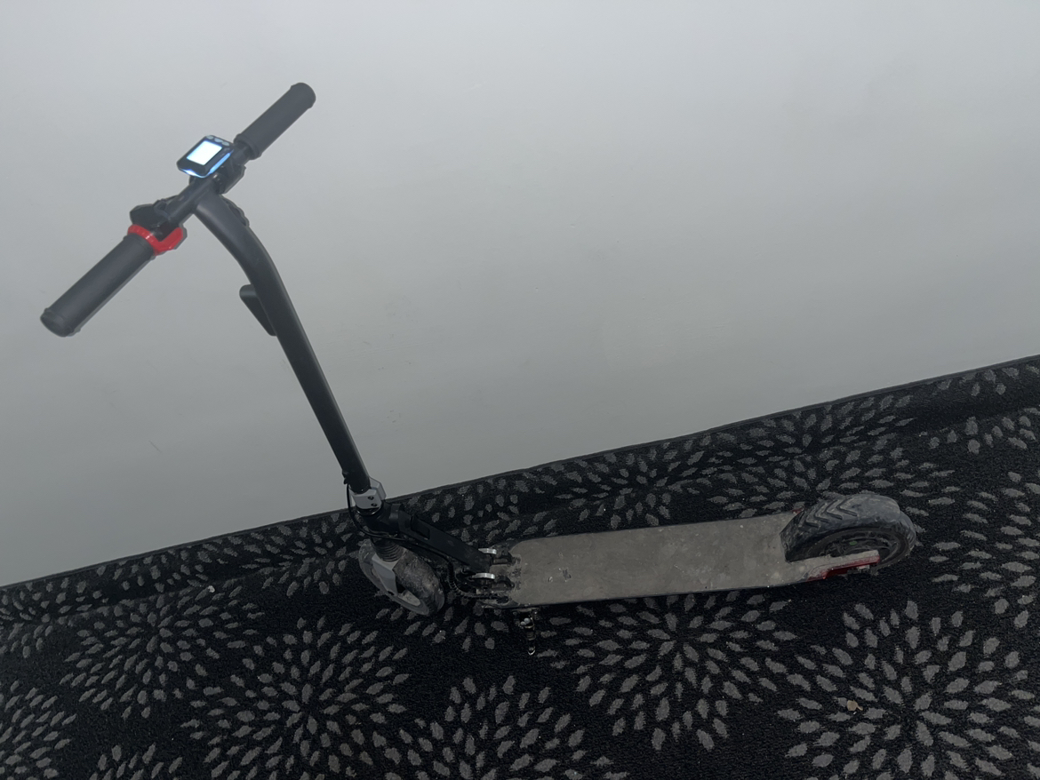 Electric scooter thumbnail
