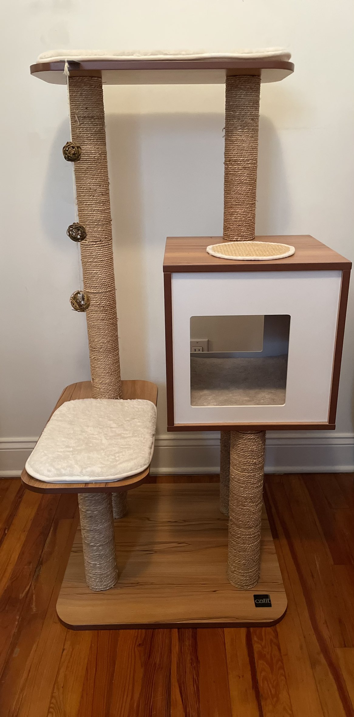 Cat tree