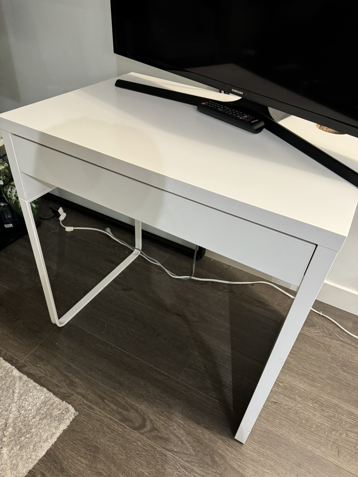 IKEA Micke Desk White Small