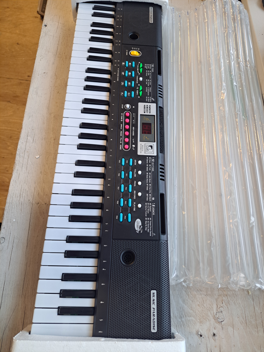 piano / electronic keyboard 61 keys thumbnail
