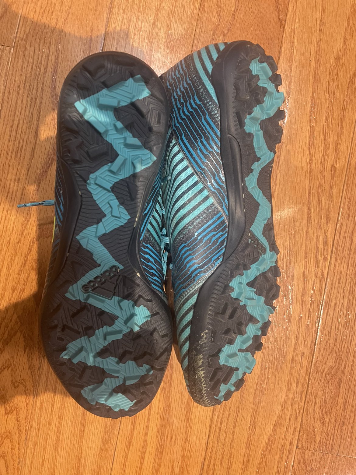 Men’s 9.5 indoor soccer shoes - photo 3