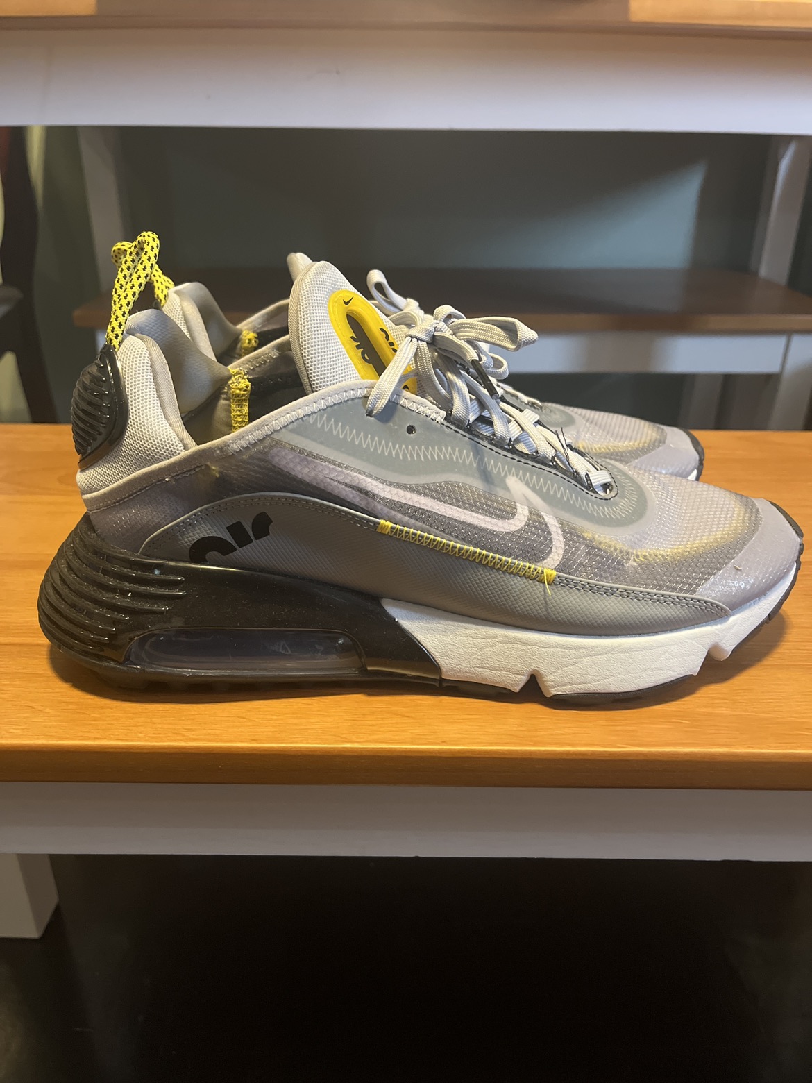 Nike AirMax 2090 for Men, 9.5 thumbnail
