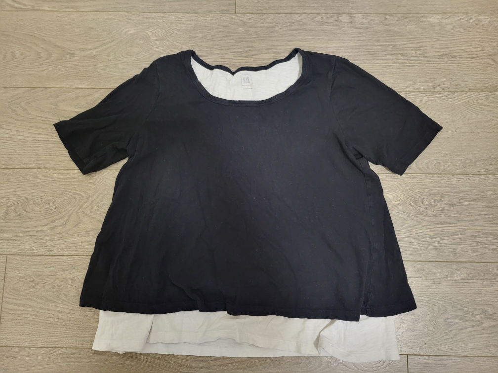 Gap Black & White T-Shirt Breastfeeding Nursing Short Sleeve Top - photo 2